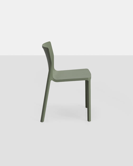 LP Recycled stackable single chair． Recycled materials